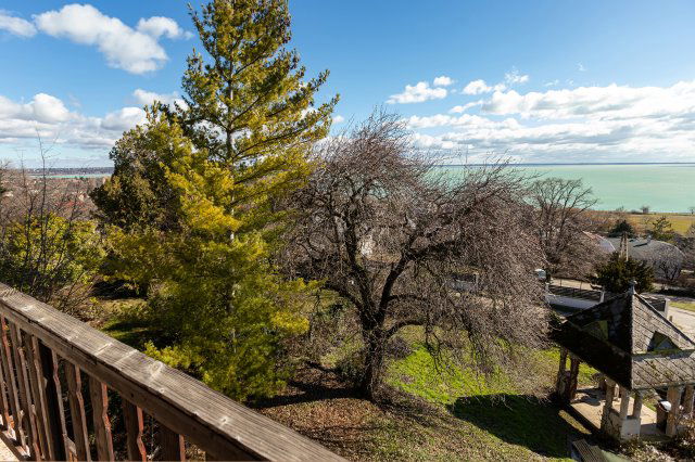 Eladó családi ház, Balatonalmádiban 199 M Ft, 5 szobás