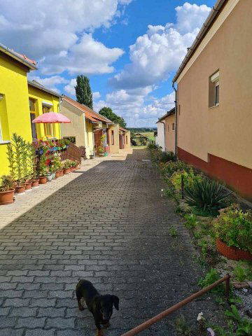 Eladó hotel, Zalakaroson 99 M Ft, 10 szobás / költözzbe.hu