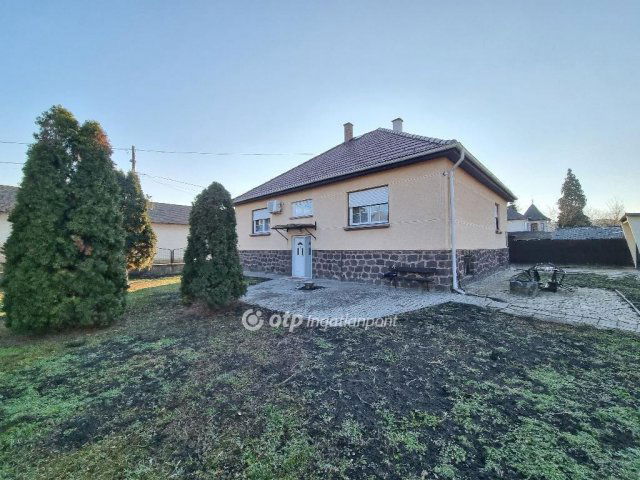 Eladó családi ház, Bátonyterenyén 45 M Ft, 3 szobás