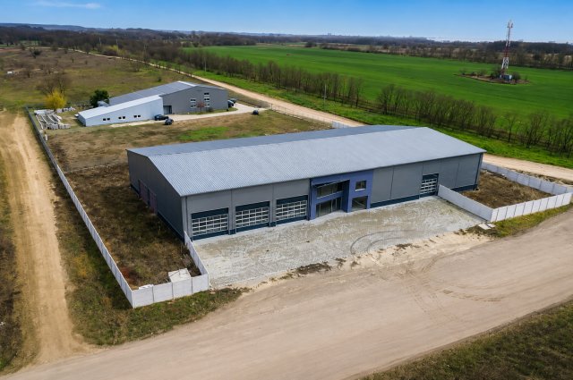 Eladó ipari ingatlan, Fóton 650 M Ft / költözzbe.hu