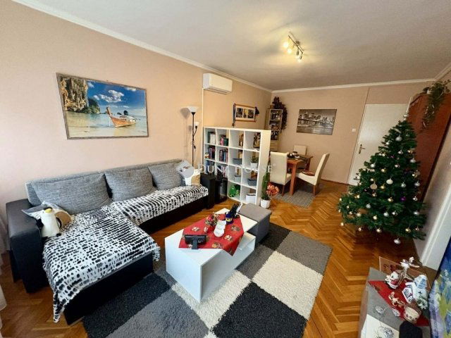 Eladó téglalakás, Marcaliban 42.99 M Ft, 2+1 szobás