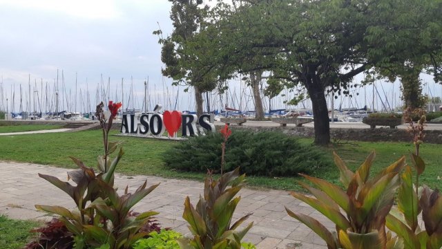 Eladó üzlethelyiség, Alsóörsön 49.9 M Ft