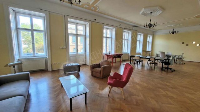 Kiadó téglalakás, albérlet, V. kerületben, Múzeum körúton