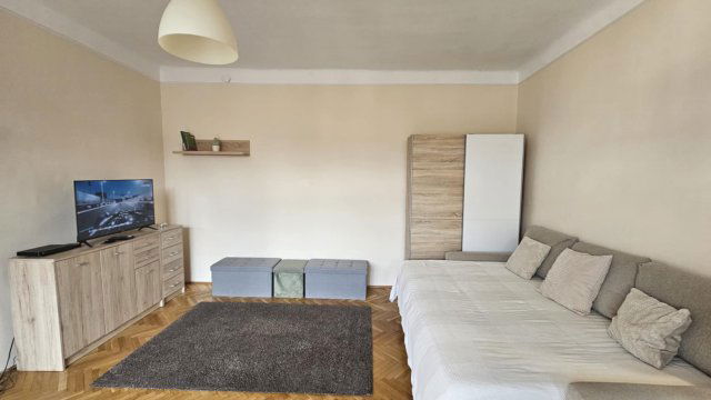 Eladó téglalakás, Budapesten, VI. kerületben 59 M Ft, 1 szobás