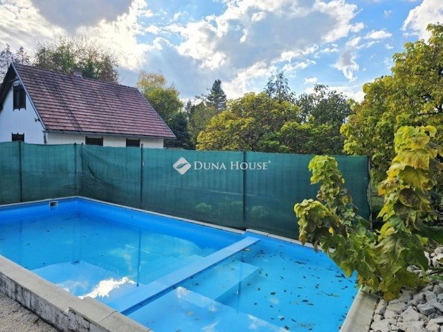 Eladó családi ház, Orfűn 129.9 M Ft, 8 szobás