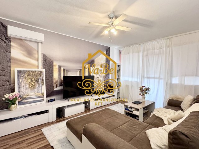 Eladó panellakás, Egerben 42.9 M Ft, 2 szobás