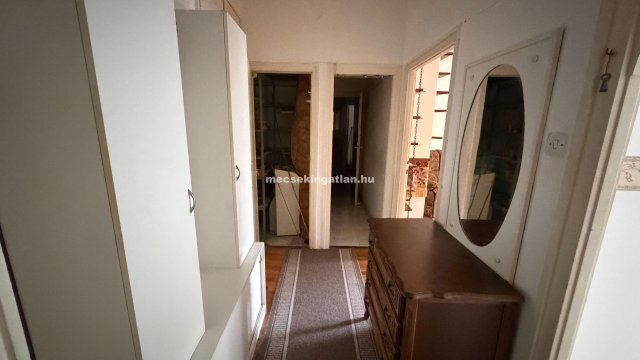 Kiadó téglalakás, albérlet, Pécsett 160 E Ft / hó, 2 szobás