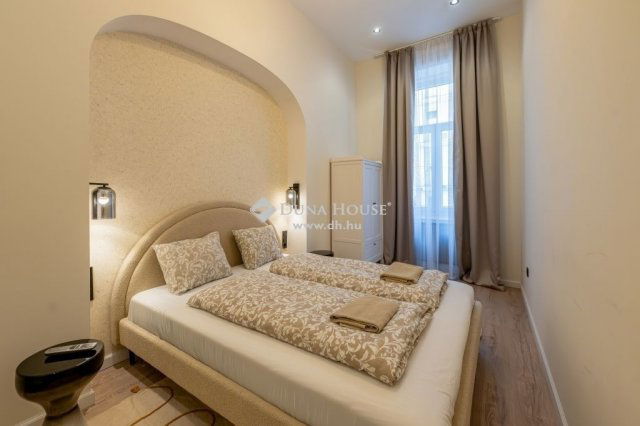 Eladó téglalakás, Budapesten, VII. kerületben 129.9 M Ft