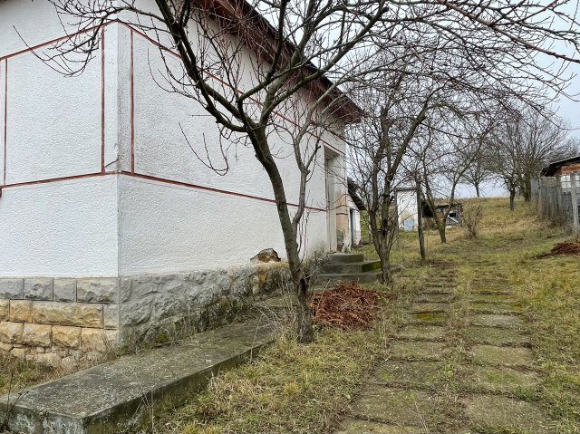 Eladó családi ház, Szentén 12 M Ft, 3 szobás