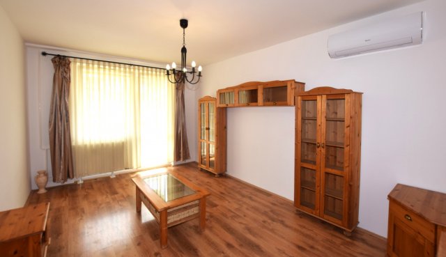 Kiadó panellakás, albérlet, Debrecenben 210 E Ft / hó