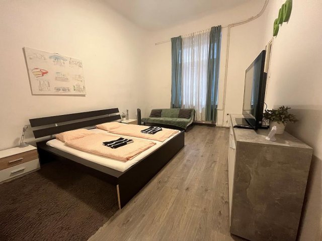 Eladó téglalakás, Budapesten, VII. kerületben, Baross téren