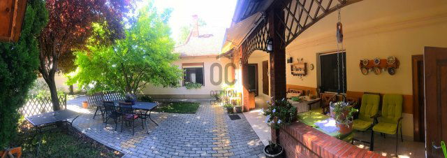 Eladó családi ház, Szentesen 99 M Ft, 6 szobás