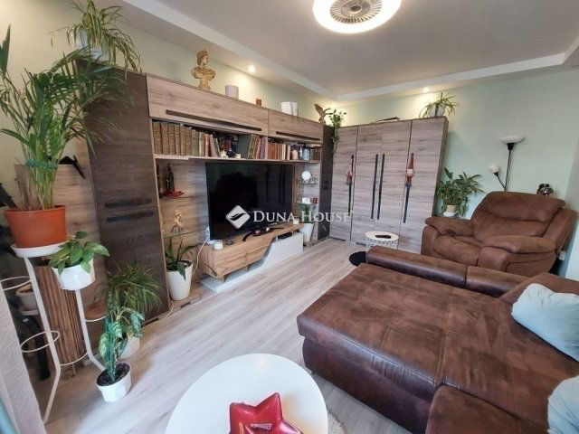 Eladó panellakás, Budapesten, XVIII. kerületben 67.8 M Ft