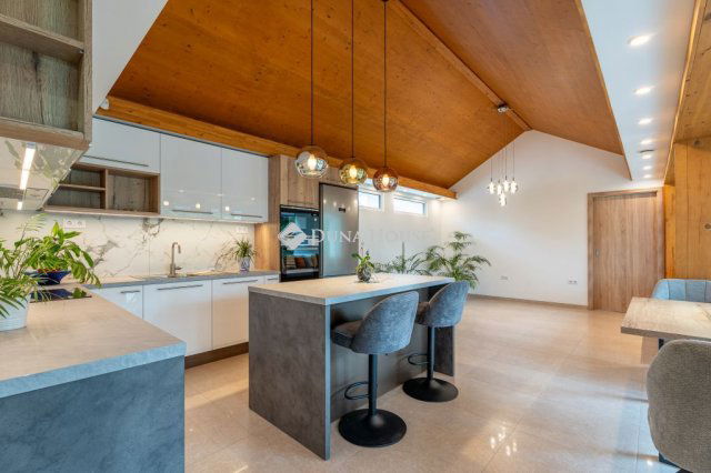 Eladó családi ház, Ócsán 187 M Ft, 5 szobás