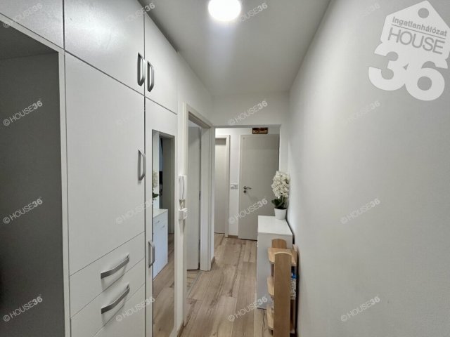 Eladó panellakás, Kecskeméten 49.99 M Ft, 2 szobás