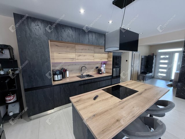 Eladó családi ház, Miskolcon 139 M Ft, 4 szobás