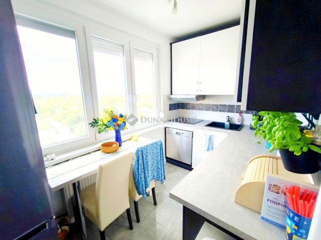 Eladó panellakás, Budapesten, XXI. kerületben 55 M Ft, 3 szobás