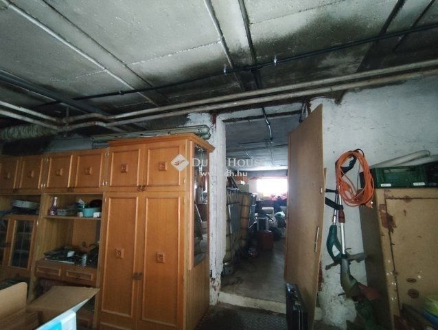 Eladó családi ház, Dunaharasztin 109.9 M Ft, 7 szobás