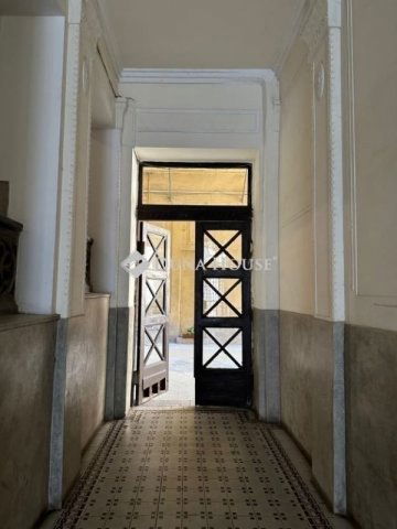 Eladó téglalakás, Budapesten, V. kerületben 73.9 M Ft, 1 szobás
