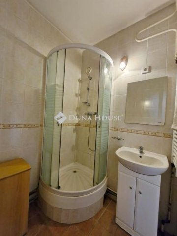 Eladó panellakás, Budapesten, III. kerületben 68.4 M Ft, 3 szobás