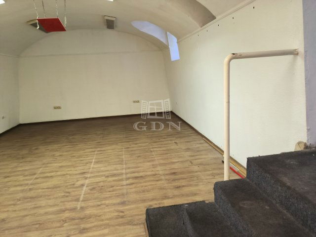 Eladó üzlethelyiség, Budapesten, VIII. kerületben 30 M Ft