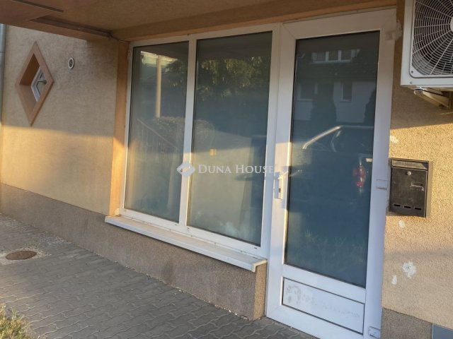 Kiadó üzlethelyiség, Sopronban 120 E Ft / hó