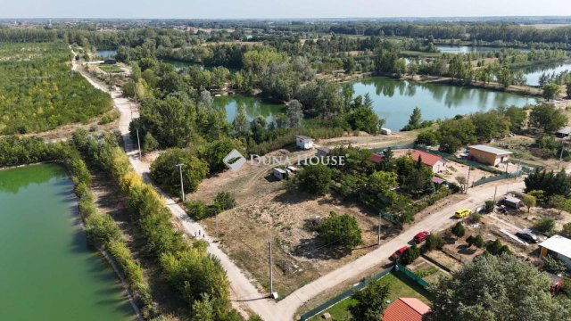 Eladó nyaraló, Dunaharasztin 19.9 M Ft, 2 szobás