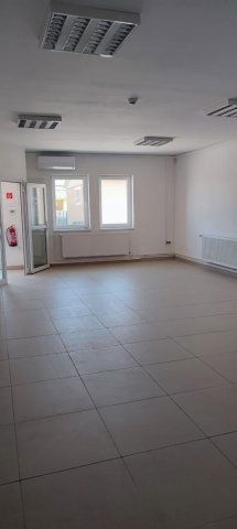 Kiadó ipari ingatlan, Tatabányán 140 E Ft / hó