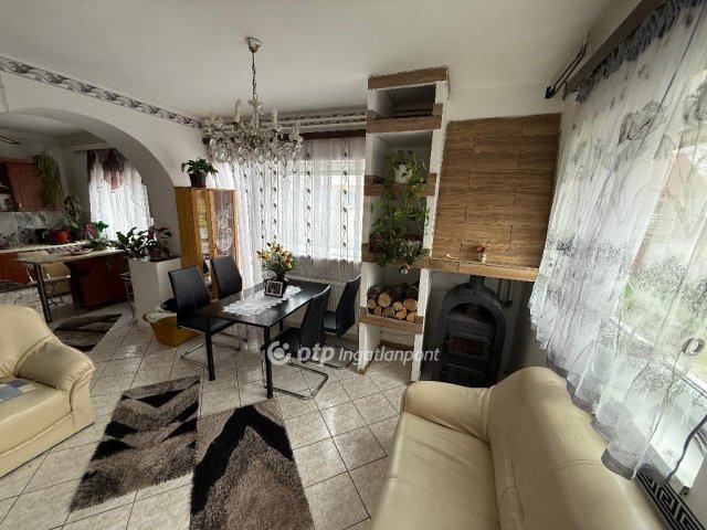 Eladó családi ház, Bátonyterenyén 45 M Ft, 5+2 szobás