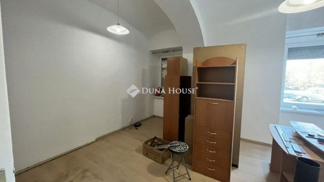 Eladó téglalakás, Kőszegen 21.8 M Ft, 1 szobás