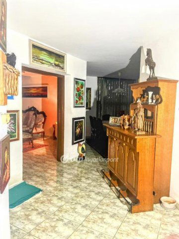 Eladó családi ház, Pécsett 138 M Ft, 5+2 szobás