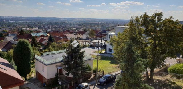 Kiadó téglalakás, albérlet, Pécsett 200 E Ft / hó, 2 szobás