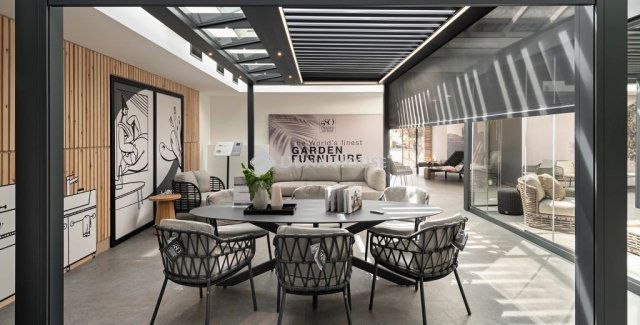 Eladó üzlethelyiség, Budapesten, III. kerületben, Bécsi úton