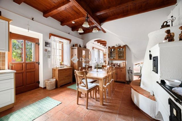 Eladó családi ház, Pilisszentkereszten 168 M Ft, 4 szobás