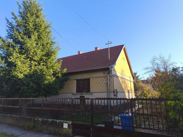 Eladó családi ház, Kaposváron 37 M Ft, 4 szobás