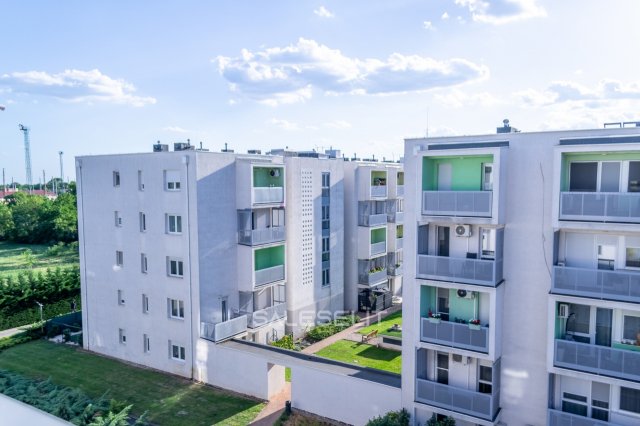 Eladó téglalakás, Debrecenben 99.9 M Ft, 3 szobás