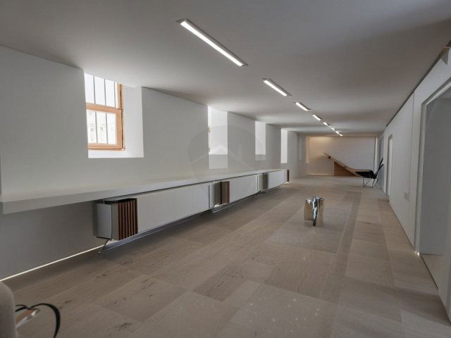 Eladó ipari ingatlan, Budapesten, X. kerületben 75 M Ft