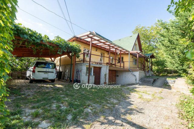 Eladó családi ház, Budapesten, III. kerületben 149.9 M Ft