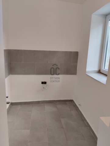 Eladó családi ház, Újszászon 18.9 M Ft, 2 szobás