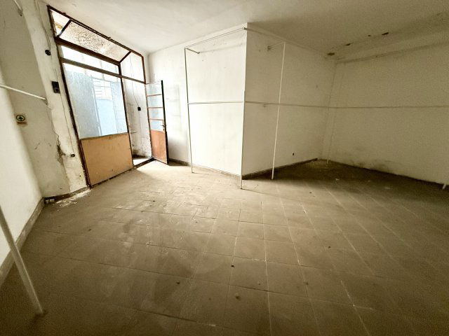 Eladó üzlethelyiség, Budapesten, X. kerületben, Liget téren