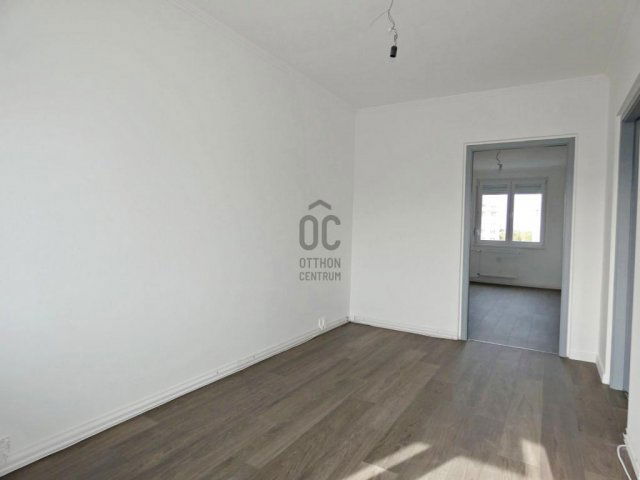 Eladó panellakás, Budapesten, XV. kerületben 82 M Ft, 4 szobás