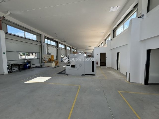 Eladó ipari ingatlan, Komáromban 399 M Ft / költözzbe.hu