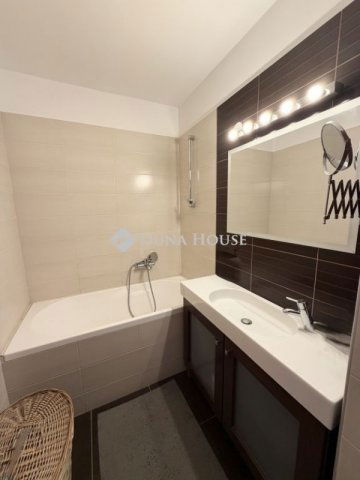 Eladó panellakás, Pécsett 54.9 M Ft, 3 szobás