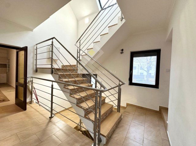 Eladó ikerház, Budapesten, XIV. kerületben 271.2 M Ft, 5 szobás