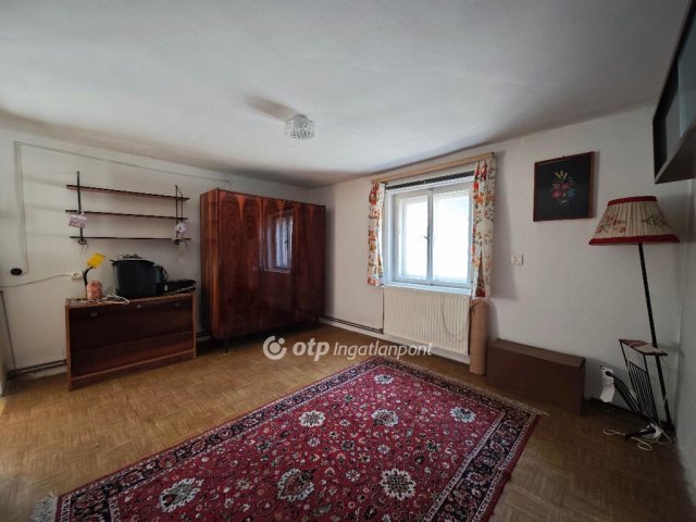 Eladó téglalakás, Budapesten, III. kerületben 37.8 M Ft
