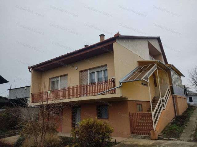 Eladó családi ház, Tápiószelén 42.9 M Ft, 5 szobás