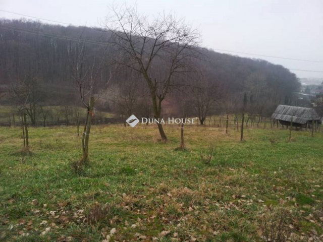 Eladó telek, Komlón, Mecsekfalui úton 32.99 M Ft