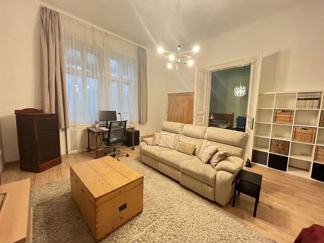 Eladó téglalakás, Budapesten, VI. kerületben 93.9 M Ft, 2 szobás