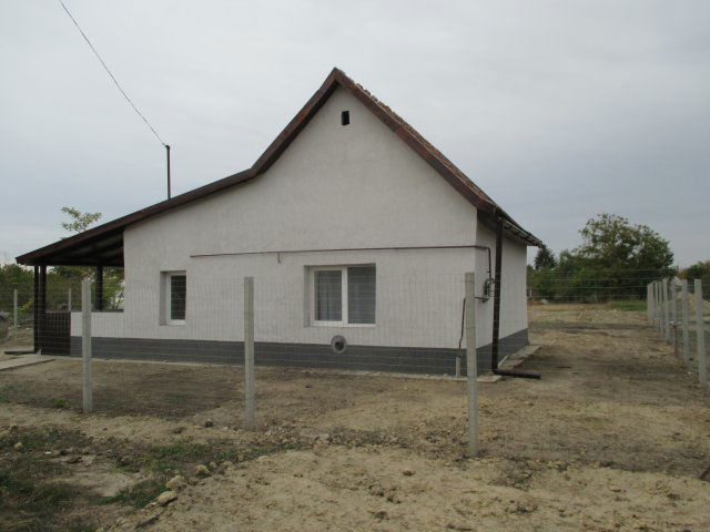 Eladó családi ház, Battonyán 7.5 M Ft, 1 szobás
