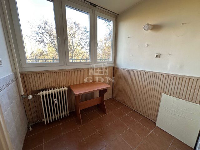 Eladó panellakás, Vácon 49.5 M Ft, 2 szobás